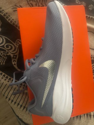 Botines Nike Gris