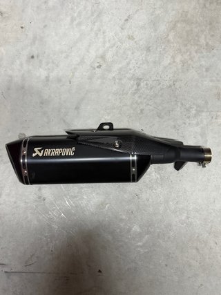 Escape Slip-on Akrapovic para Honda X-ADV 750
