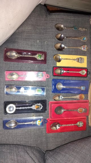 Colección de 14 Cucharas Decorativas