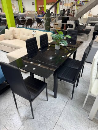 Mesa Extensible Negra y 6 Sillas