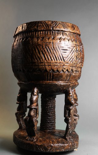 Escultura de Arte Africano en Madera Tallada