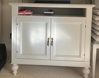 Mueble Auxiliar Blanco con Puertas para televisor