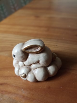 Coniglietto Thun su nuvola in ceramica
