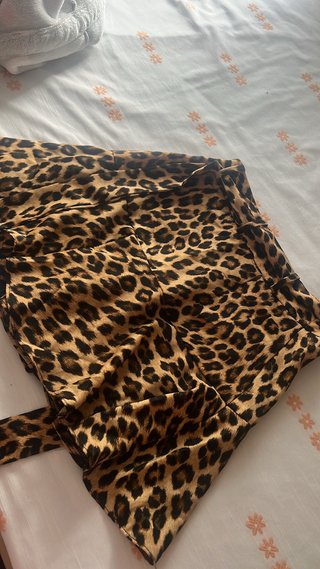 Falda con estampado de leopardo