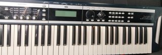 Sintetizador teclado Korg X50 de 61 teclas.