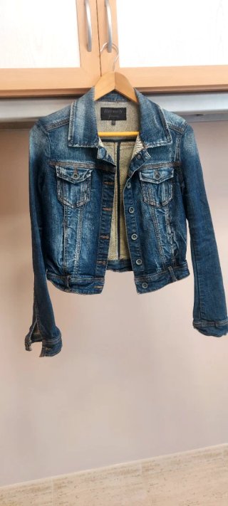 Chaqueta vaquera azul Stradivarius