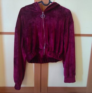 Jersey Crop Top con Capucha