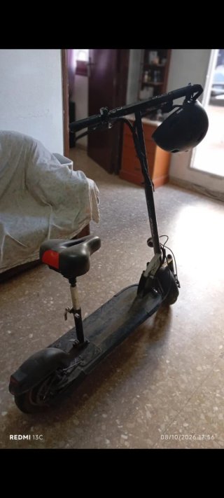 Patín eléctrico con asiento marca skateflash
