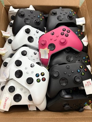 Lote de 50 mandos Xbox para reparar