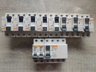 Lote de 11 Diferenciales y Magnetotérmicos