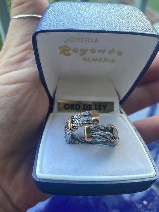 Anillo con detalles en oro 18 ajustable
