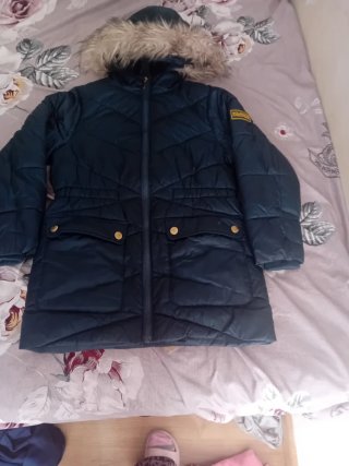 Chaqueta de niña azul con capucha