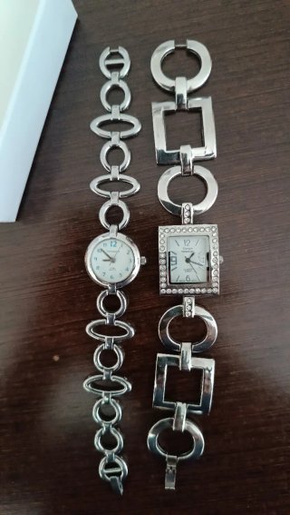 2 Relojes de Mujer Plateados, acero a 8€ los dos