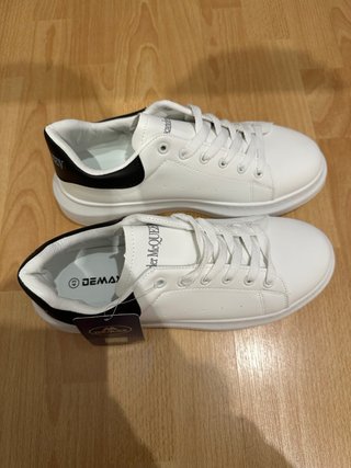Zapatillas Blancas y Negras Talla 43