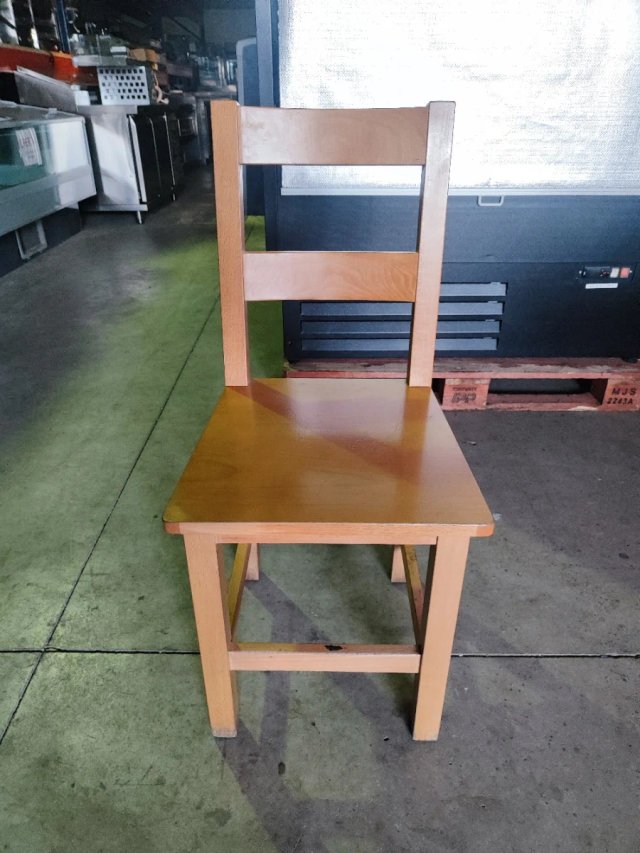 Silla de madera clásica