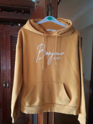 Sudadera con capucha mostaza Bonjour Paris