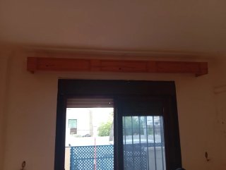 Cenefa in legno per tende