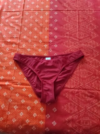 Braguita de bikini roja
