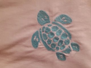 Blusa blanca con Bordado de Tortuga