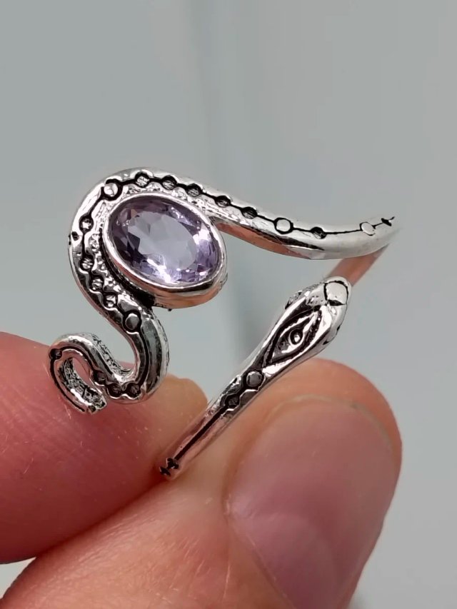 Anillo de Plata de Ley 925 y Amatista