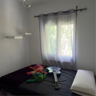 Habitación luminosa y amplia