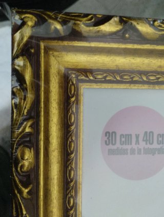 Marco de Madera Dorado con cristal 30x40 cm