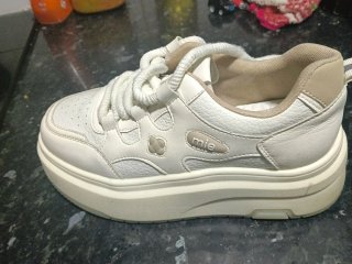 Zapatillas mie blancas y beige