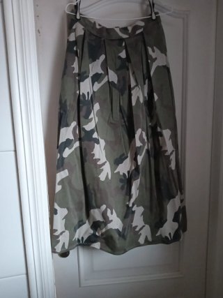 Falda larga estampado militar