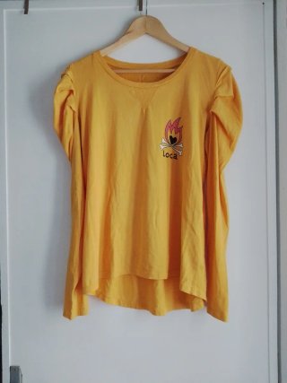 Camiseta Amarilla Estilo Retro