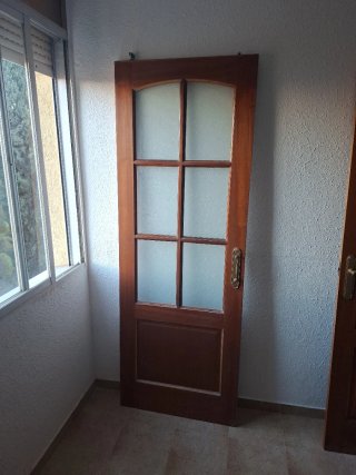 Puerta de Madera corredera con Cristales