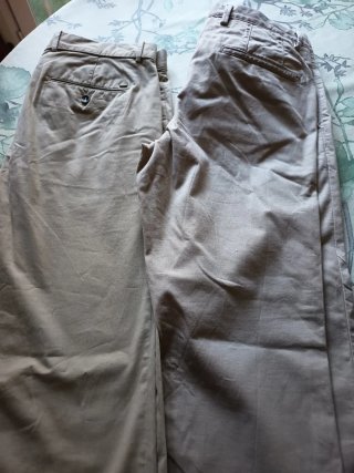 2 Pantalones tipo chino, largos pierna estrecha