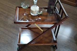 Camarera de madera con marquetería