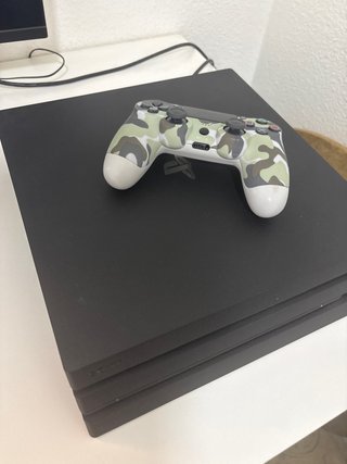 PS4 Pro (PlayStation 4 Pro) 1TB con mando y juegos