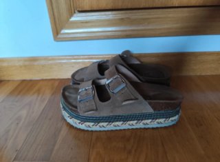 Sandalias de plataforma marrones
