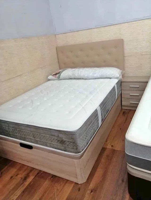Canapés com colchões de design moderno e alta qualidade