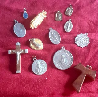 Lote de 13 piezas religiosas antiguas