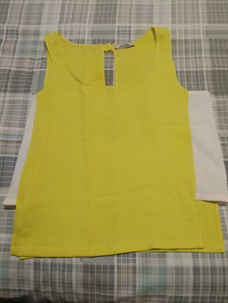 Blusa Amarilla Pull&Bear Talla XL.