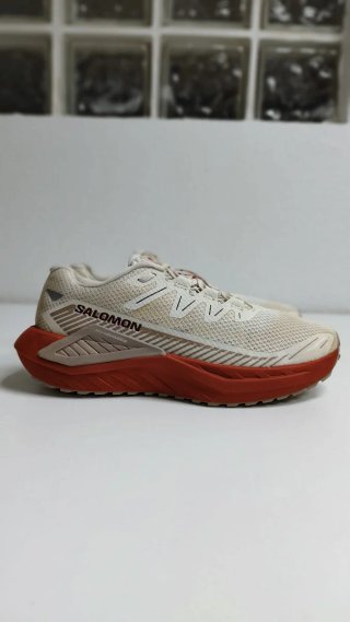 Zapatillas Salomon Beige y Rojas