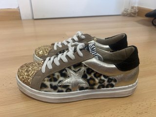 Bambas animalprint y estrella