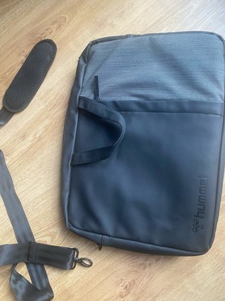 Funda de ordenador hummel negra y gris