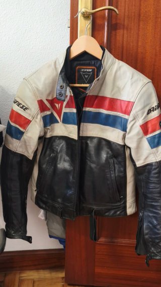 Chaqueta de moto Dainese de cuero