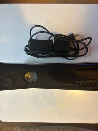 Consola Xbox 360 Negra, sin mando