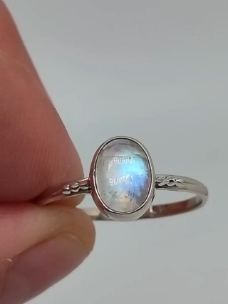 Anillo de Plata de Ley 925 y Piedra Luna