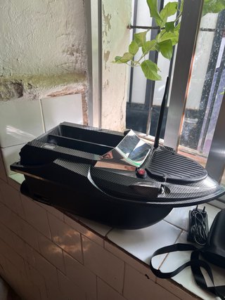 Barco Cebador para carpfishing