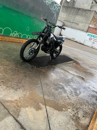 Moto de Motocross Negra