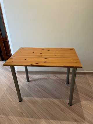 Mesa de estudio de madera