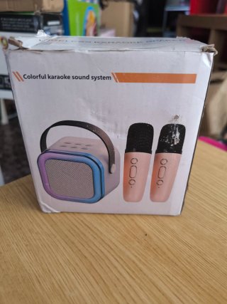 Mini Karaoke Portátil con Dos Micrófonos