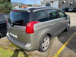Peugeot 5008 2011