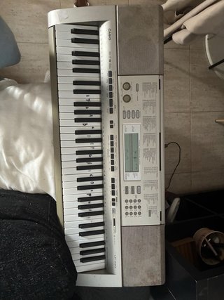 Teclado musical Casio LK-270