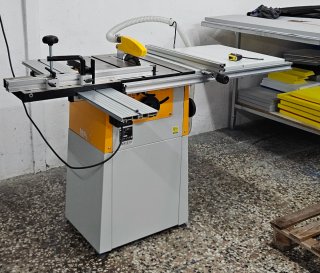 Escuadradora de madera compacta